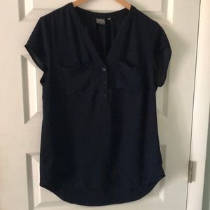Casual breezy top with front pockets